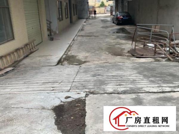  双门独院：大型车方便岀入：