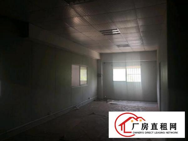  杨屋高速路口旁钢构1350平方出租！