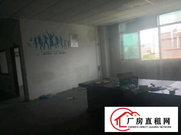  大岭山新空出楼上680平方，有现成办公室地坪漆装修！