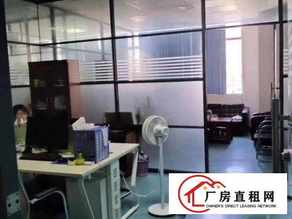  出租大岭山城区采光好，水电齐全，适合任何行业，面积大