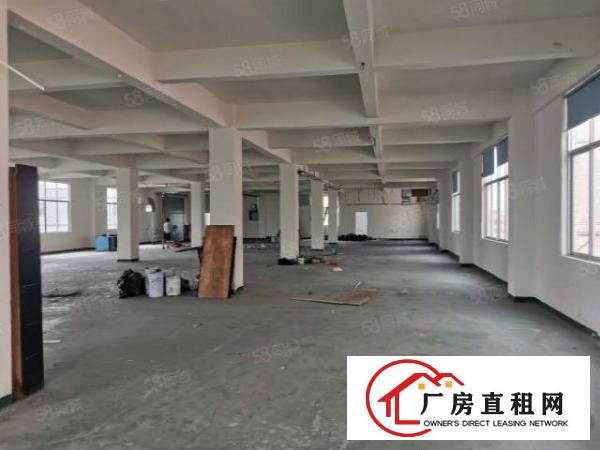  大岭山杨屋村工业园内顶层标准厂房400方低价出租，带办公室