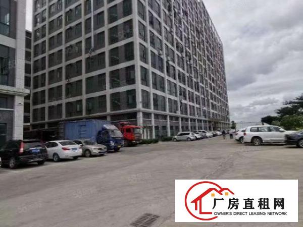  大岭山高新科技园楼上整层3700平厂房出租带电梯空地大可分租
