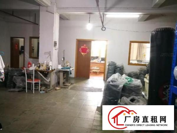  房东直租，没有中介，在路边上，好停车，不花一分钱的装修就可