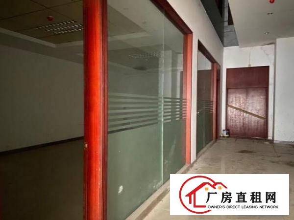  大朗新出一楼900平米带装修厂房出租