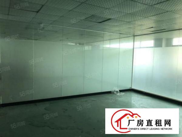  大朗镇洋乌九成新标准厂房840平出租全新地坪漆