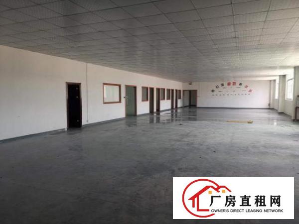  黄江临深片区现成装修办公室水电齐全，园区空地大，标准货梯。