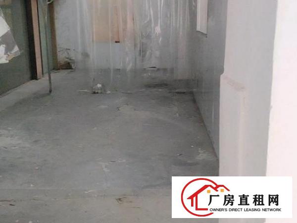  环境好、道路宽、光线好