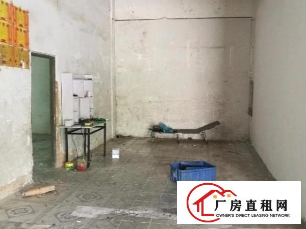  一楼，靠近大马路，停车方便，可过大货车。