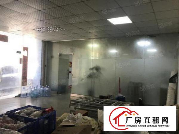  黄江工业园区一楼1500方带办公室，空地可停飞机，价格15