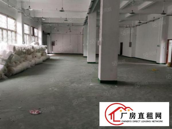  黄江镇中心新出一楼标准一楼100平，现成精装修，拎包入住
