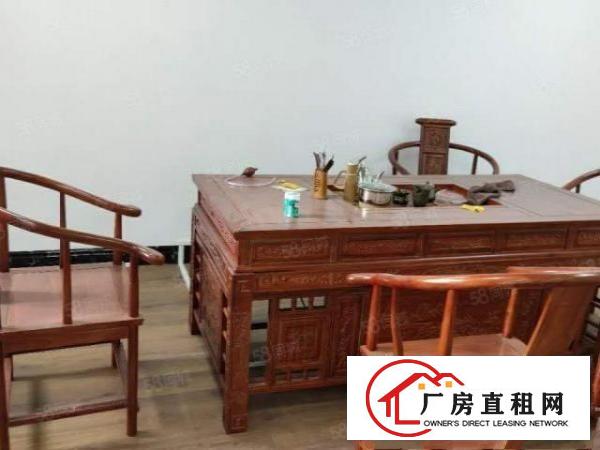  黄江镇中心新出一楼1000平现成装修，拎包入驻