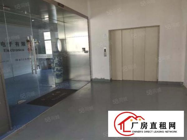  黄江镇靠深圳楼上九成新现成装修885平