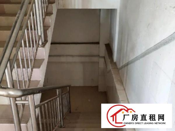  路边，交通方便，价格合理