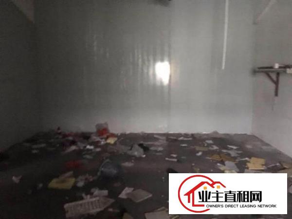  好消息。优势：临深，小加工厂，类型：400平方米标准一楼厂房