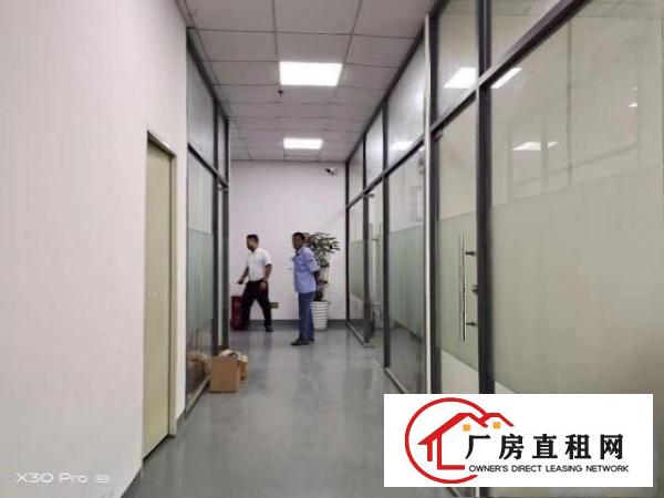  石马精装修标准4楼厂房650平，水电齐全，拎包入住