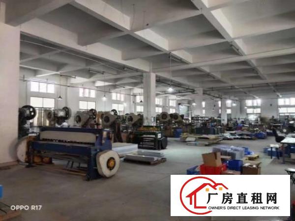  新出标准一楼1640平方高度6米大车随便进出，空地大，