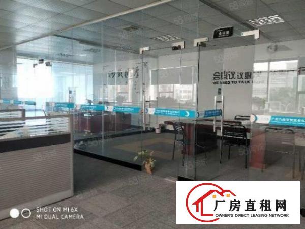  塘厦沙湖刚空出花园式厂房1000平方，现成装修可做电商
