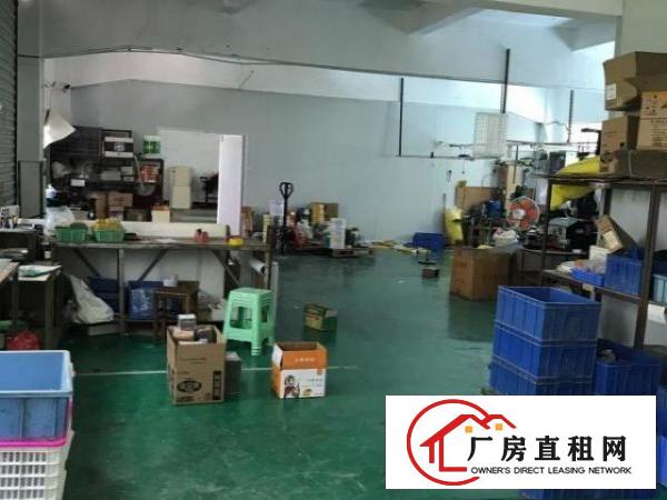  厂房带院直租，价格优惠。