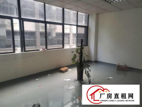  凤岗楼上带装修1100平方厂房出租