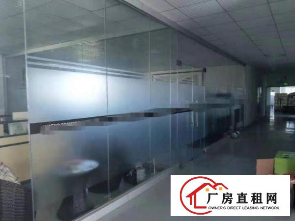  凤岗五联楼上化妆刷电子五金加工贸易厂房出租带装修
