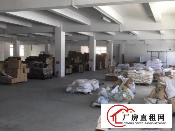  独门独院厂房二楼，可做仓库及车间，配有办公室、电梯。