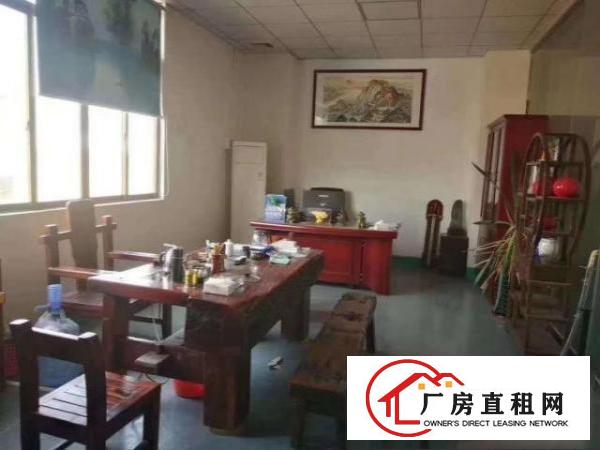  凤岗靠东深二线旁带装修吊顶厂房出租楼上650平空地大好招工