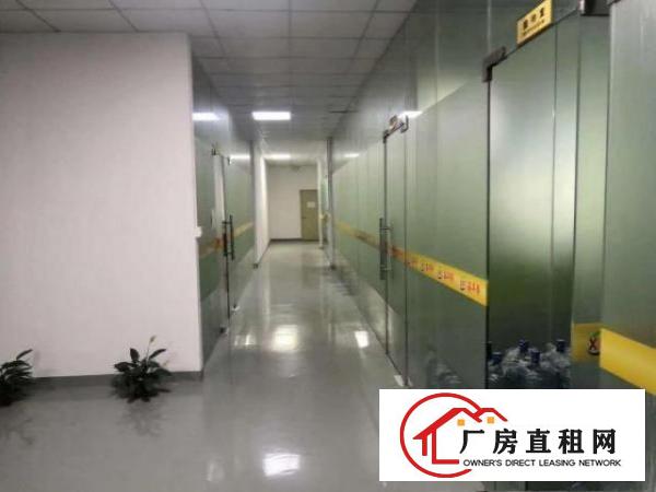  凤岗黄洞工业园二楼租客转租2200平米现成装修拎包入住