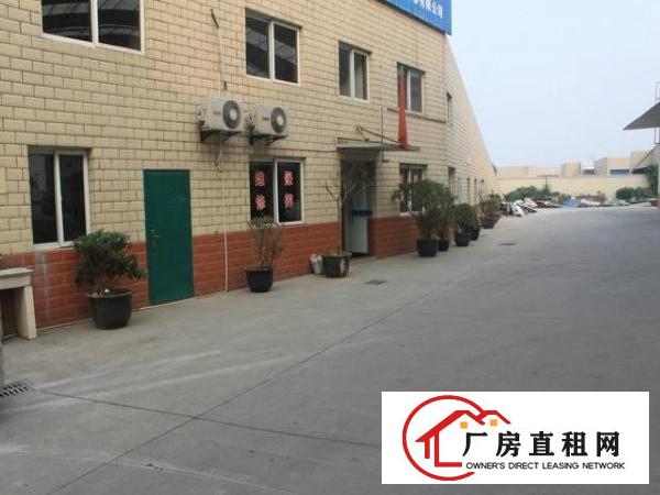  凤岗大量小面积厂房招租楼上带梯500--800-2000