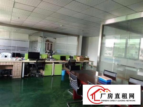  带现成前台办公室地坪漆流水线厂房出租楼上800平在凤岗