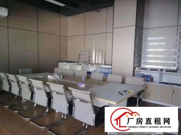  凤岗近平湖新出三楼2200平豪华装修厂房出租现成办公室