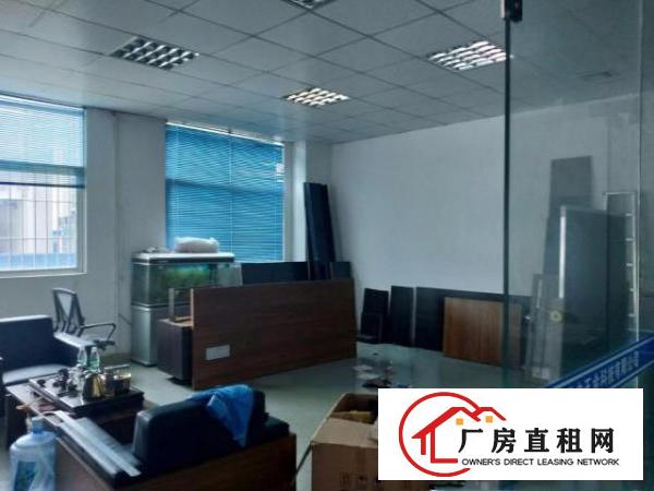  凤岗宏盈工业区一楼厂房出租1100平适合机械五金注塑模具压铸