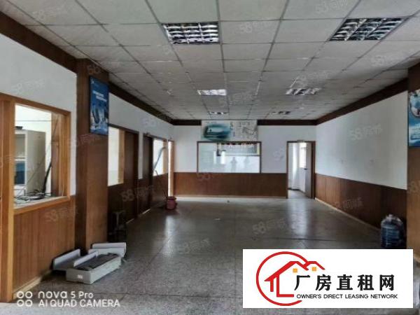  凤岗金凤凰东深二线边6米高一楼2000平厂房出租，大小可分租