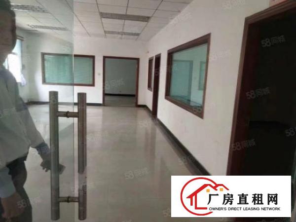  凤岗标准厂房楼上现成装修水电齐全680平起租