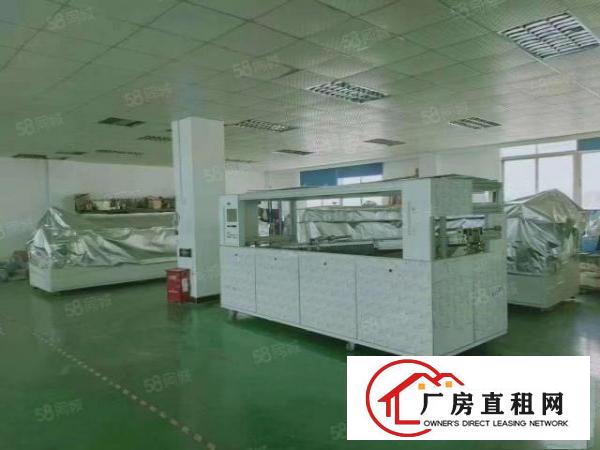  凤岗雁田楼上2000平带精装修厂房出租，拎包入住，可分租。
