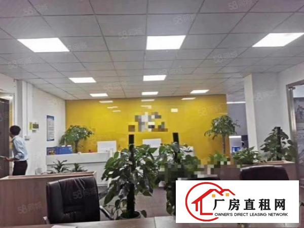  凤岗和深圳交界便宜厂房出租2600平，独立吊机口，现成办公室