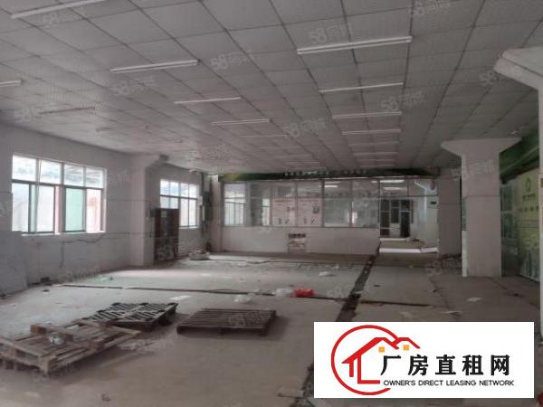  凤岗东深二线边8000平独院厂房出租。空地大，精装修，可分租