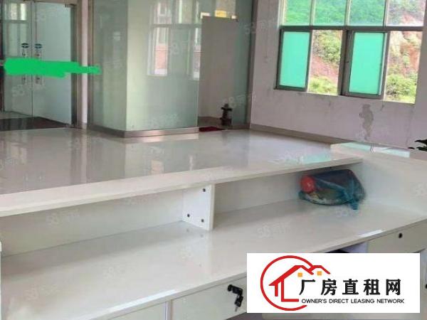  凤岗新出豪华装修楼上700平，价格美丽，地理位置优越好招工