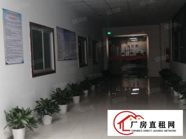  凤岗莞深工业区新出楼上单层4800平现成装修水电齐全100起