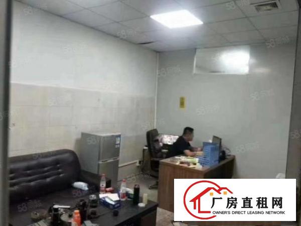  凤岗雁田布心成熟园区内空地超大楼上现成装修550平方厂房出租