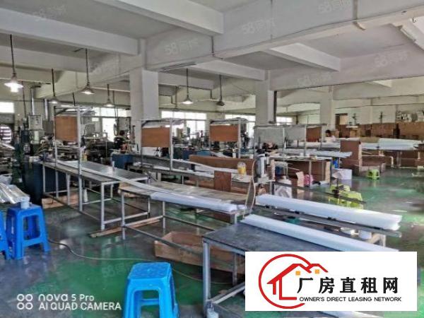  凤岗黄洞1300平厂房，门口空地大，适合纸箱加工玩具等行业