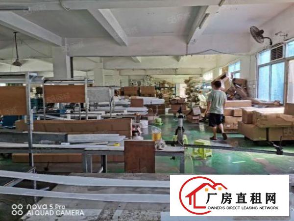  凤岗黄洞1300平厂房，门口空地大，适合纸箱加工玩具等行业
