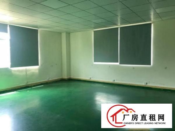  现成装修，水电齐全，有办公室厕所，即租即用