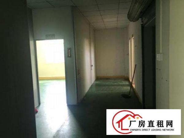  现成装修，水电齐全，有办公室厕所，即租即用