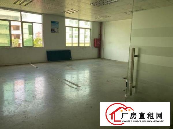  东莞市清溪镇罗马路边新出楼上厂房1000平方空地大