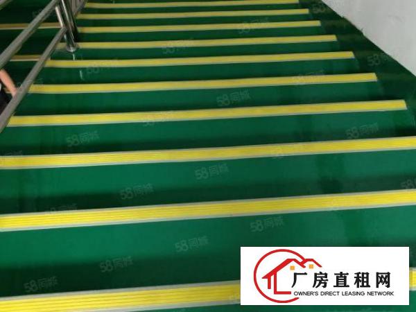  清溪镇新出楼上400平，现成装修办公室，水电齐全，带地坪漆