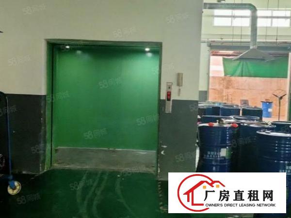  清溪三中工业区一二楼总3600平带精装修办公室超大空地可分租