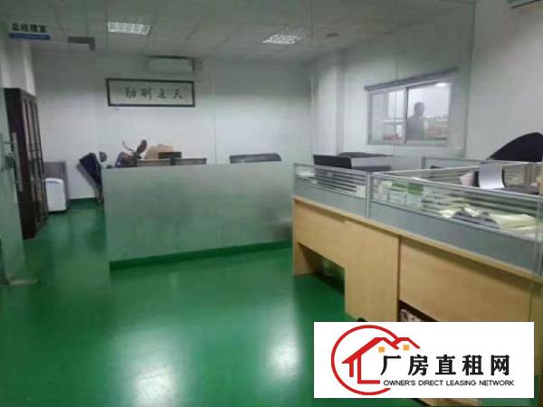  出租樟木头镇樟木头中心区320平方厂房，精装修，现成地板漆