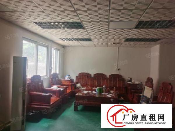  标准厂房一楼分租750平米，带行车，水电到位，现成办公室装修