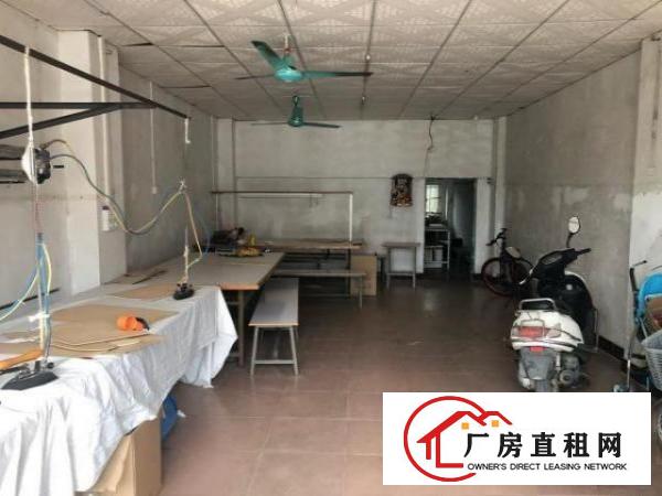  交通便利停车方便，两层，二楼二房一厅