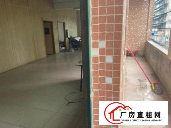  路边独栋，停车方便，可做小型加工厂、培训机构、办公室